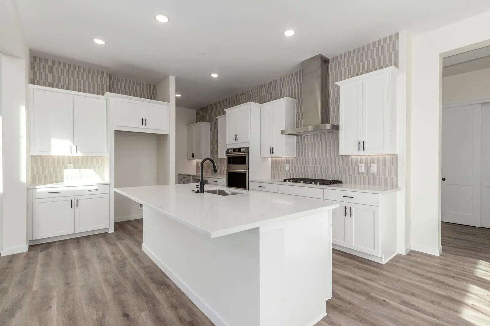 Featured view of 1590 Chestnut Avenue