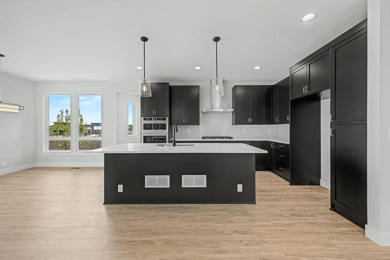Featured view of 5612 Wheaton Avenue
