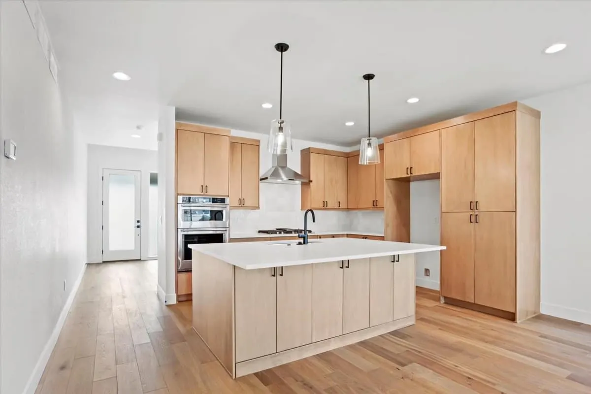 Featured view of 5604 Grandville Ave